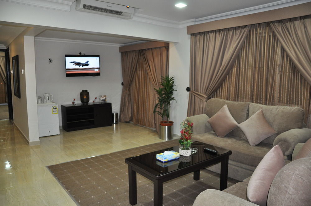 Oyo 411 Moon Hotel Dammam Zewnętrze zdjęcie